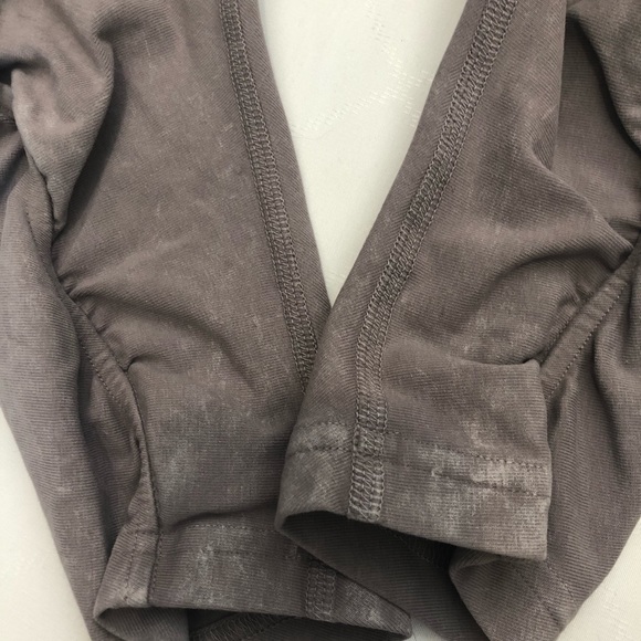 Lululemon size 4 Inner Glow Tight - Picture 8 of 8